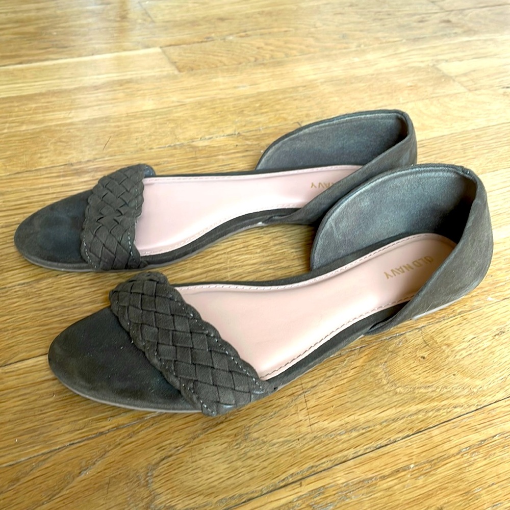 Old Navy flats. Moss green. Size 8.